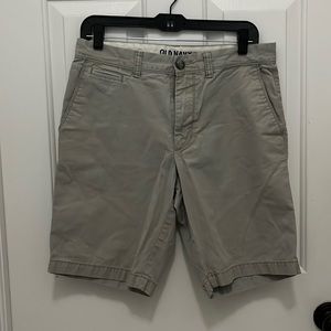 Mens Old Navy khaki shorts, tan, size 31